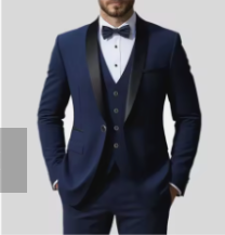 Homme en costume smoking bleu marine avec nœud papillon