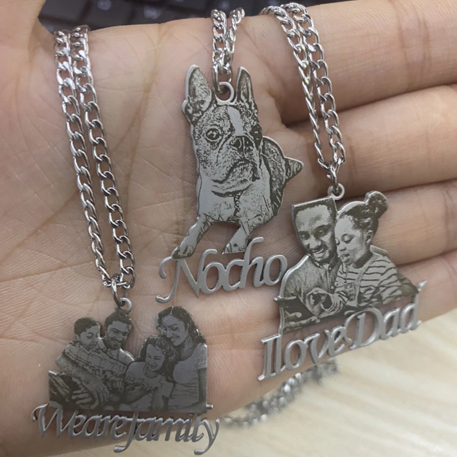 Custom Photo Engraved Necklace Personalized Mother's Day Gift Custom Portrait Pendant Memorial Family Jewelry Gifts for Woman