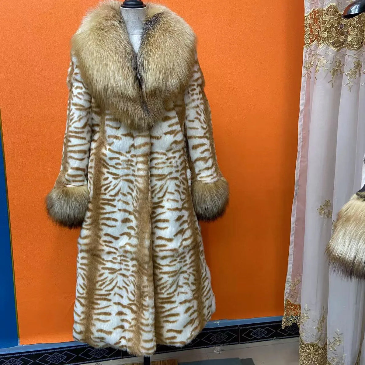 FURTJY – Manteau Femme Fourrure Naturelle de Lapin & Renard, Col Revers, Style Streetwear Chaud Hiver 2025
