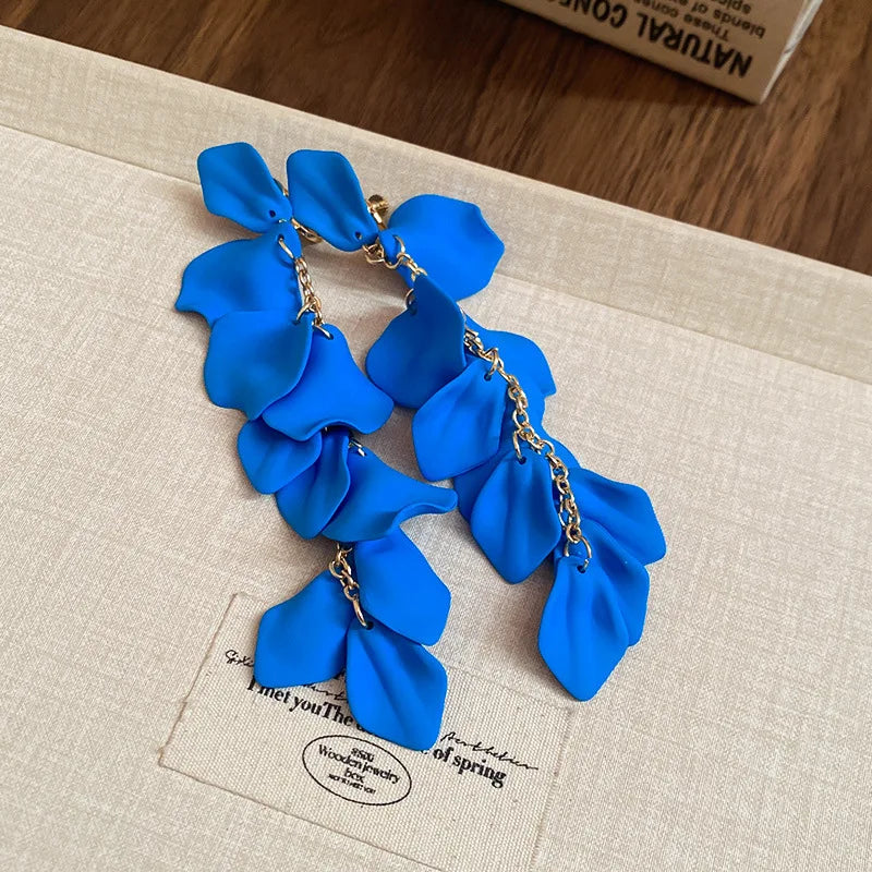Boucles d'Oreilles Fleurs Multicolores – Pétales & Pompons, Style Tendance