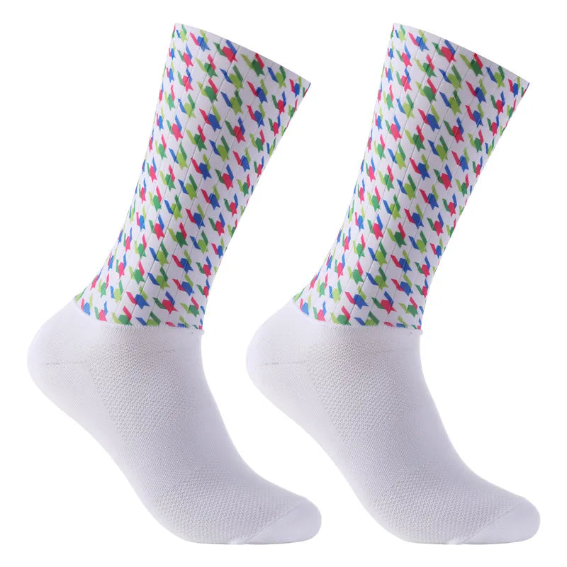 2026 Anti Slip seamless Cycling Socks Integral Moulding High-tech Bike Sock Compression Bicycle Outdoor Running Sport Socks