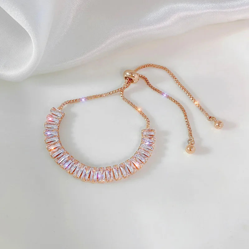 Bracelet Femme Zircon Carré Plaqué Or 18K – Réglable & Strass
