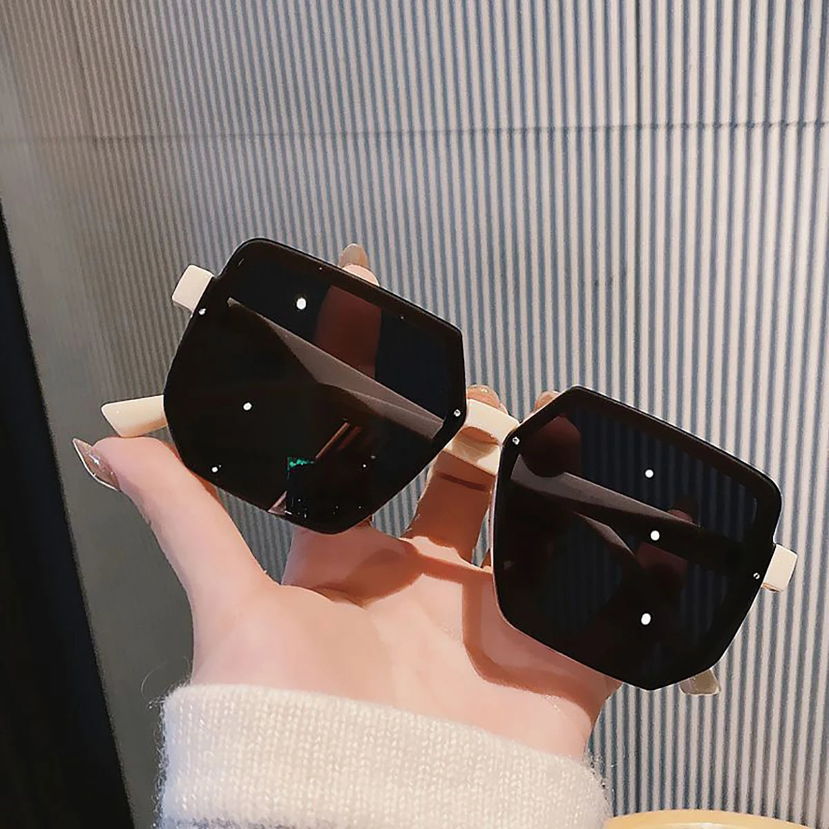 Lunettes de Soleil Vintage Grande Monture – Style Carré Rétro Mixte | RMM HHX0029