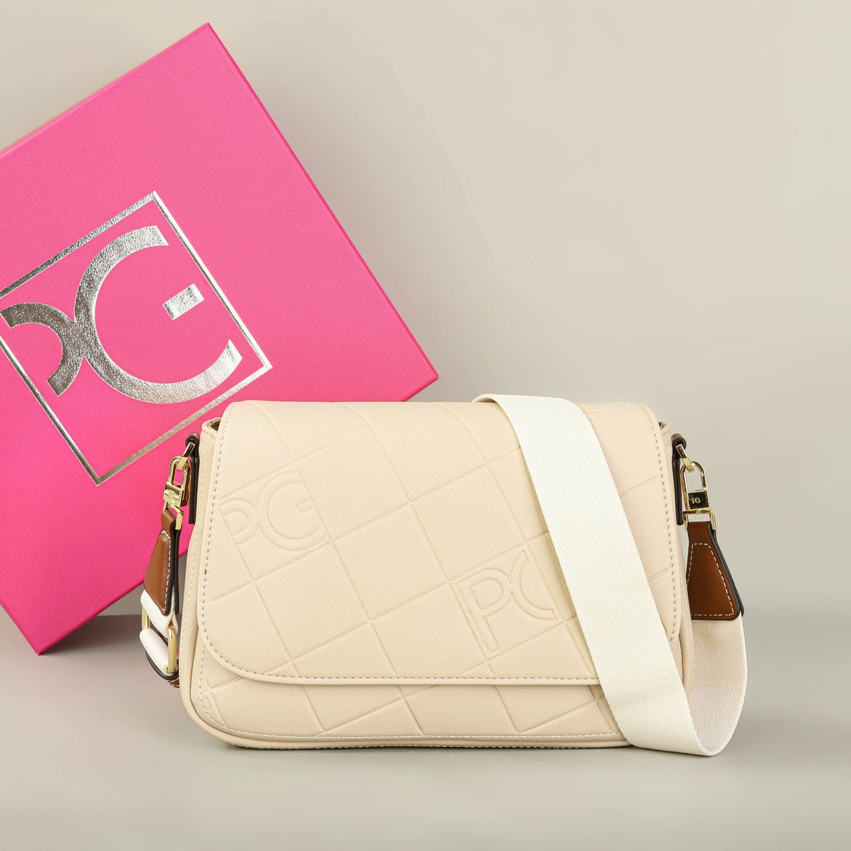 PATSY PG GARIS Classic Retro Women's New Shoulder Bag Leather Material Multi Functional Old School Design Classic Crossbody Bag