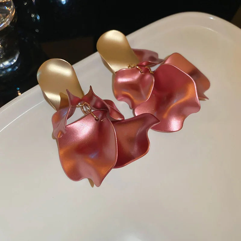 Boucles d'Oreilles Fleurs Multicolores – Pétales & Pompons, Style Tendance
