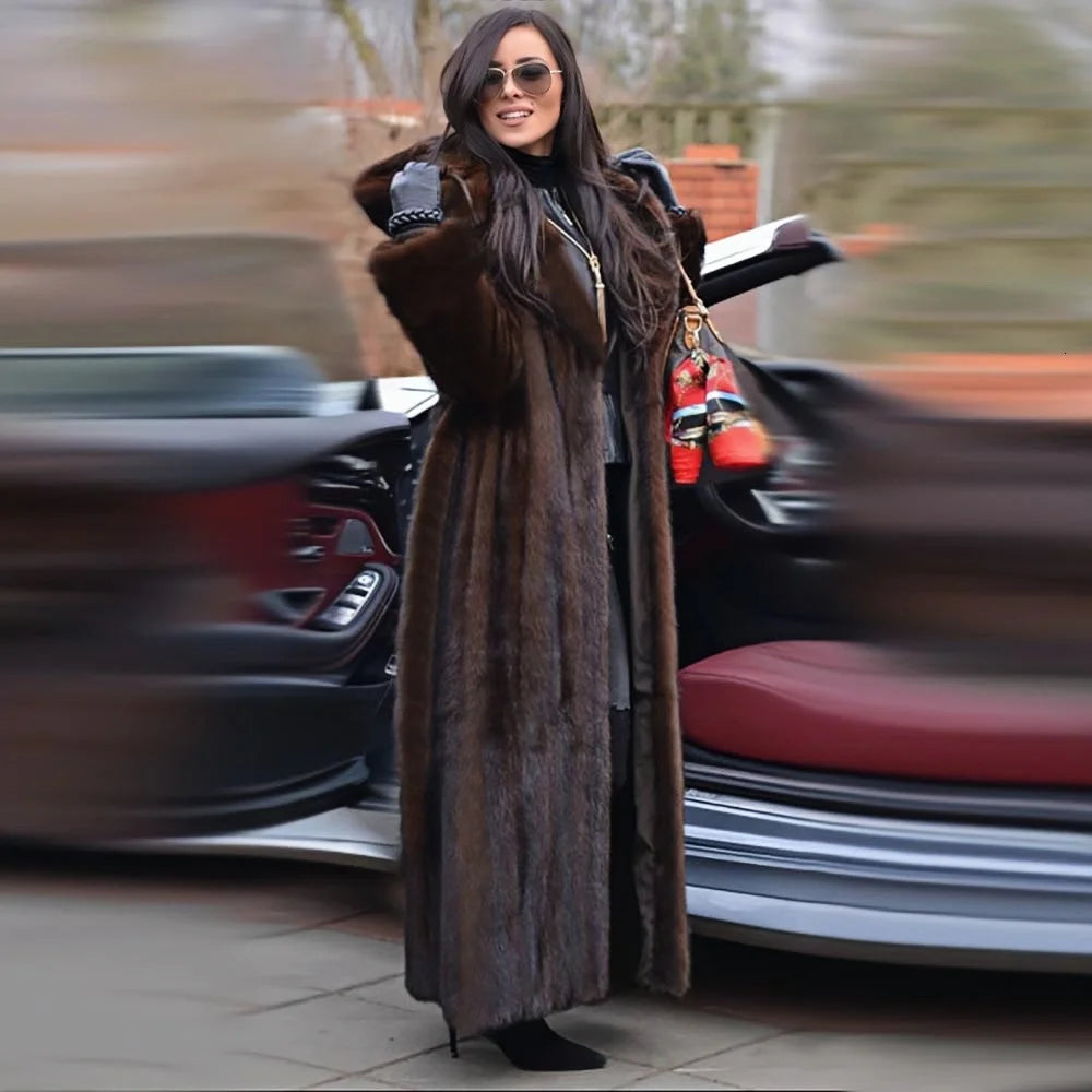 Damen-Langmantel aus Kunstpelz mit Kapuze – Winter 2026 | Luxus & Wärme