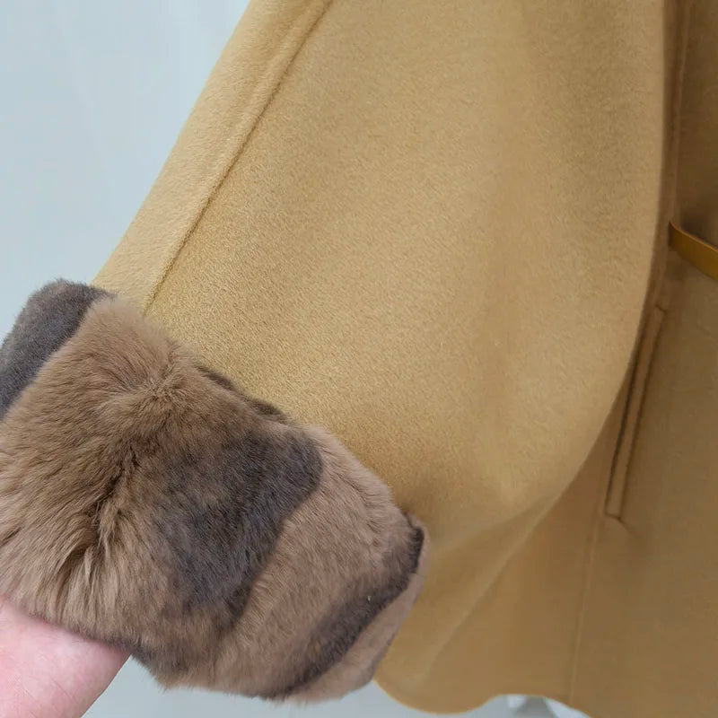 Damen-Cape aus Wolle – Rexkaninchenfellkragen, luxuriöser Oversize-Schnitt für Herbst/Winter