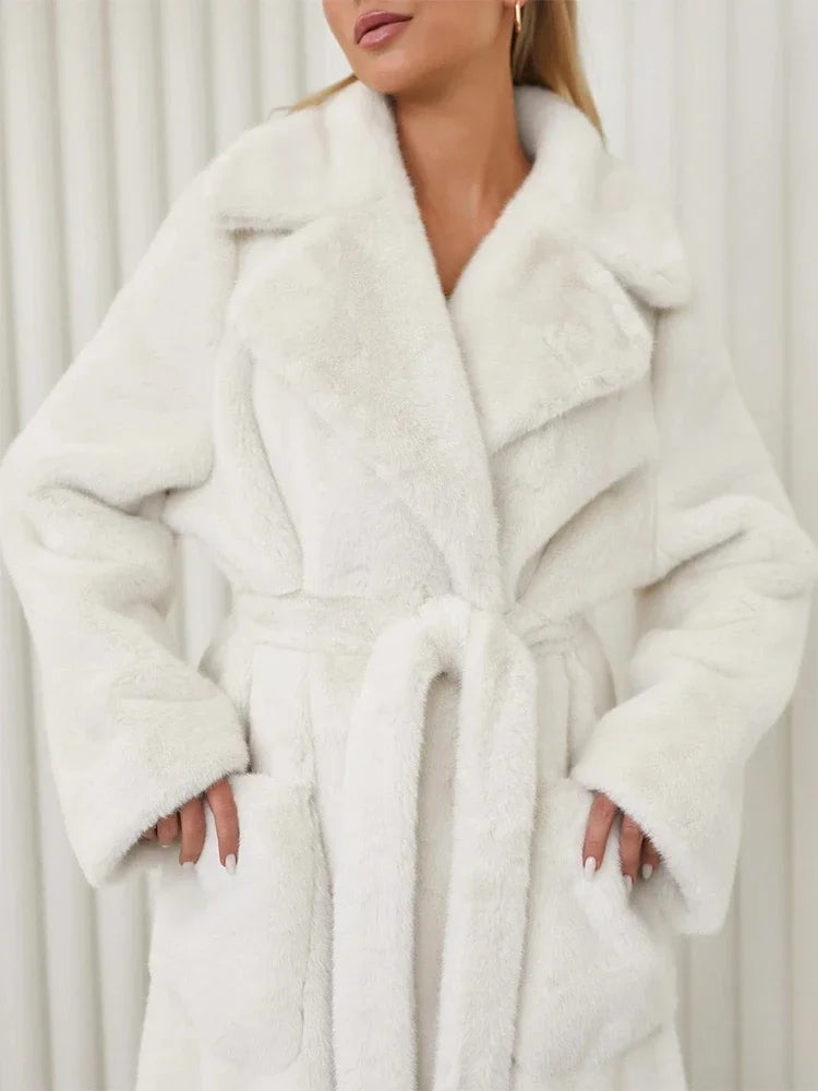 Manteau Long en Fausse Fourrure Femme – Coupe Ample, Col Rabattu, Luxe Streetwear Hiver 2025