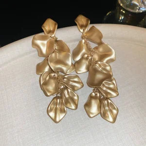 Boucles d'Oreilles Fleurs Multicolores – Pétales & Pompons, Style Tendance