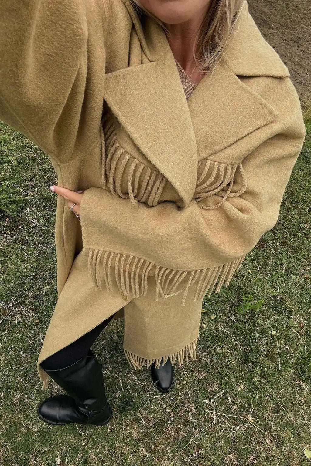 Manteau Long en Laine pour Femme – Élégant, Loose, Bouton Simple avec Franges