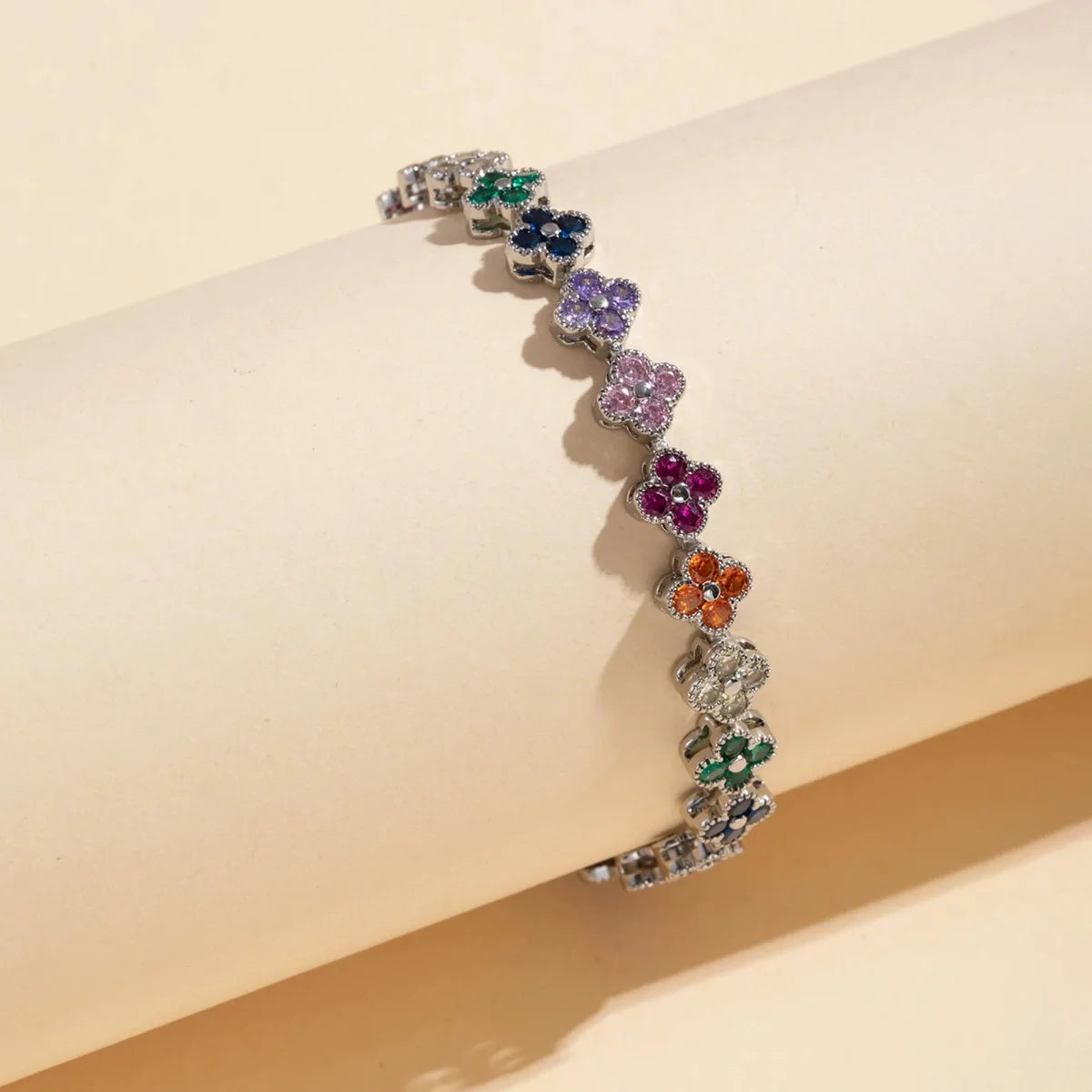 Bracelet Femme Fleur Porte-Bonheur Zircon – Style Chic & Élégant