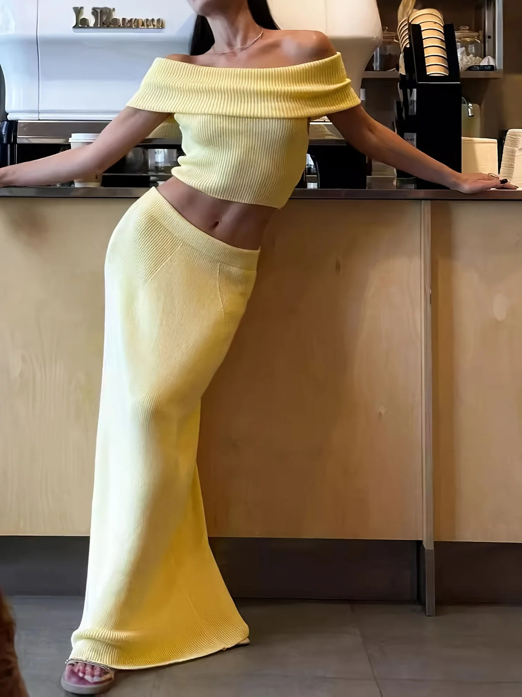 2026 Frühjahr Sommer Schulterfreies geripptes Strick-2-Teiler-Set, Crop Top + High Waist Maxi Bodycon Meerjungfrauenrock