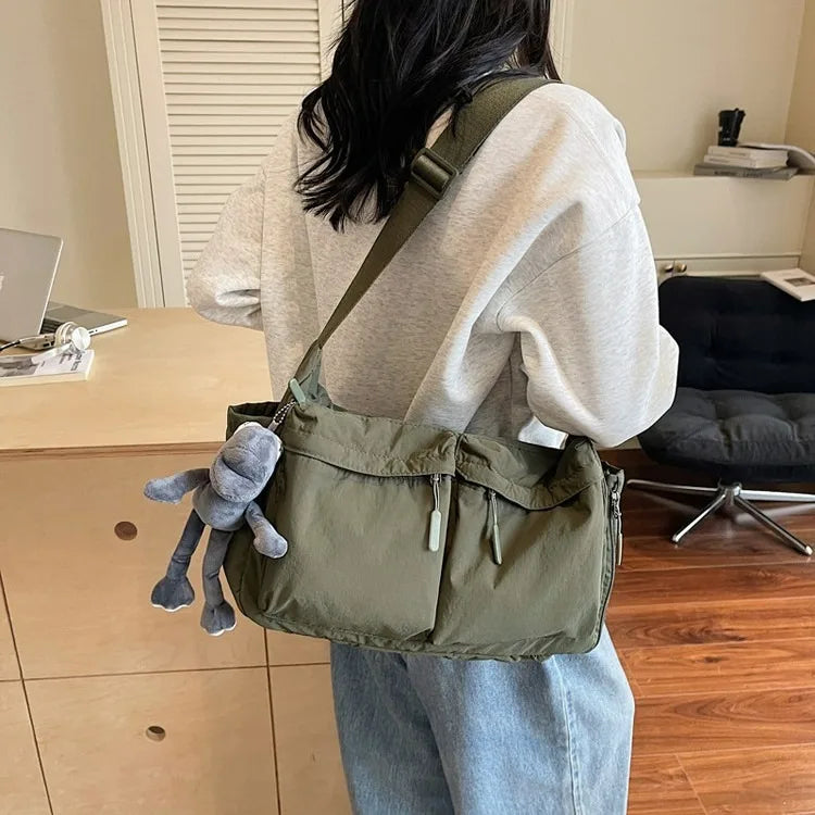 Sac Bandoulière Femme en Toile Style Boston Rétro – Grande Capacité, Pendentif Grenouille Optionnel
