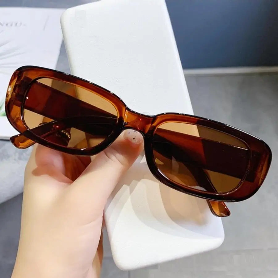 Lot 56 Lunettes de Soleil Rectangle Vintage — Style Designer, Mixte, Toutes Morphologies