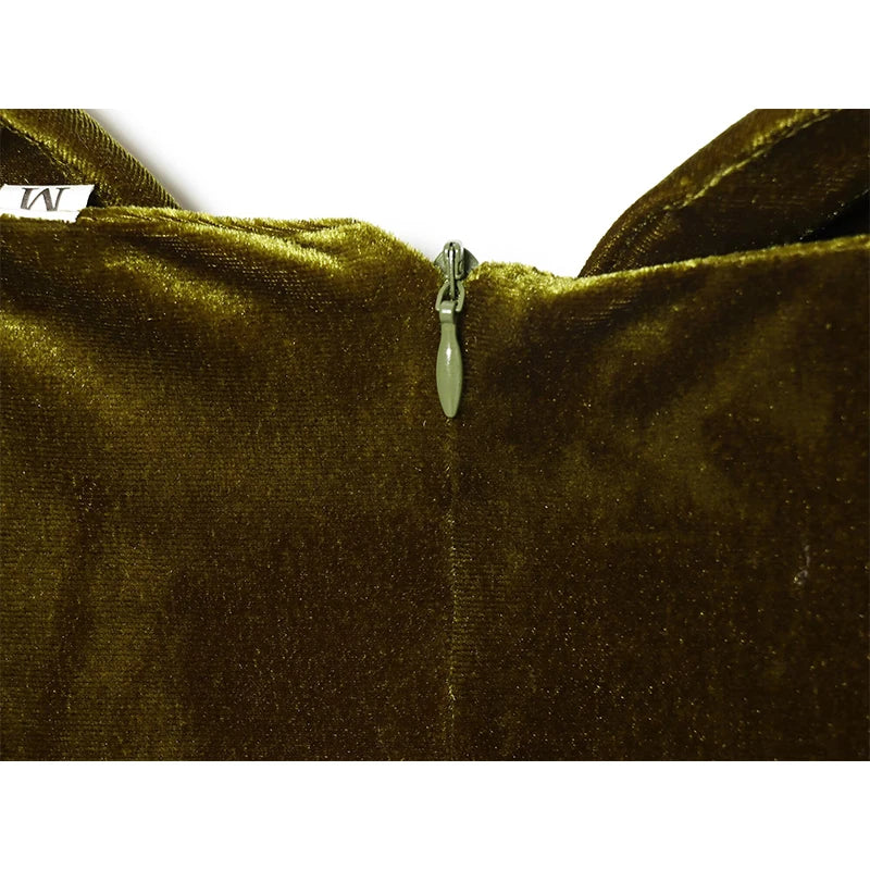 Robe Longue Velours Vert Bouteille – Dos Nu, Bretelles, Coupe A-Line Élégante
