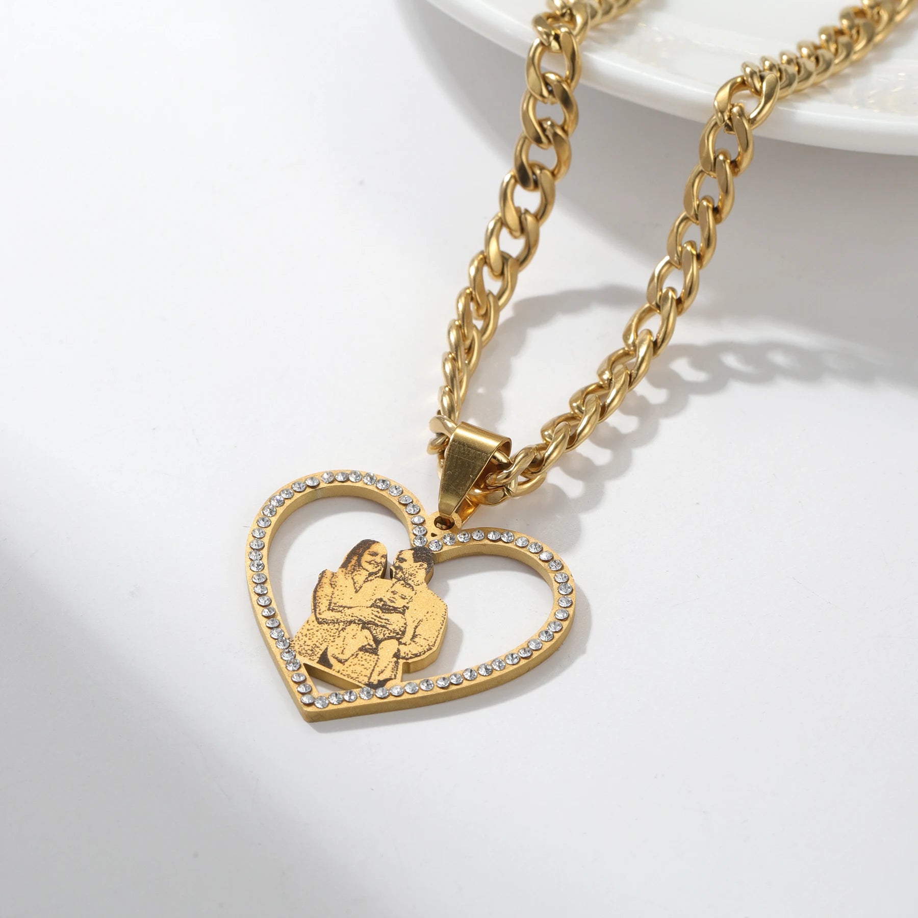 Custom Photo Engraved Necklace Personalized Mother's Day Gift Custom Portrait Pendant Memorial Family Jewelry Gifts for Woman