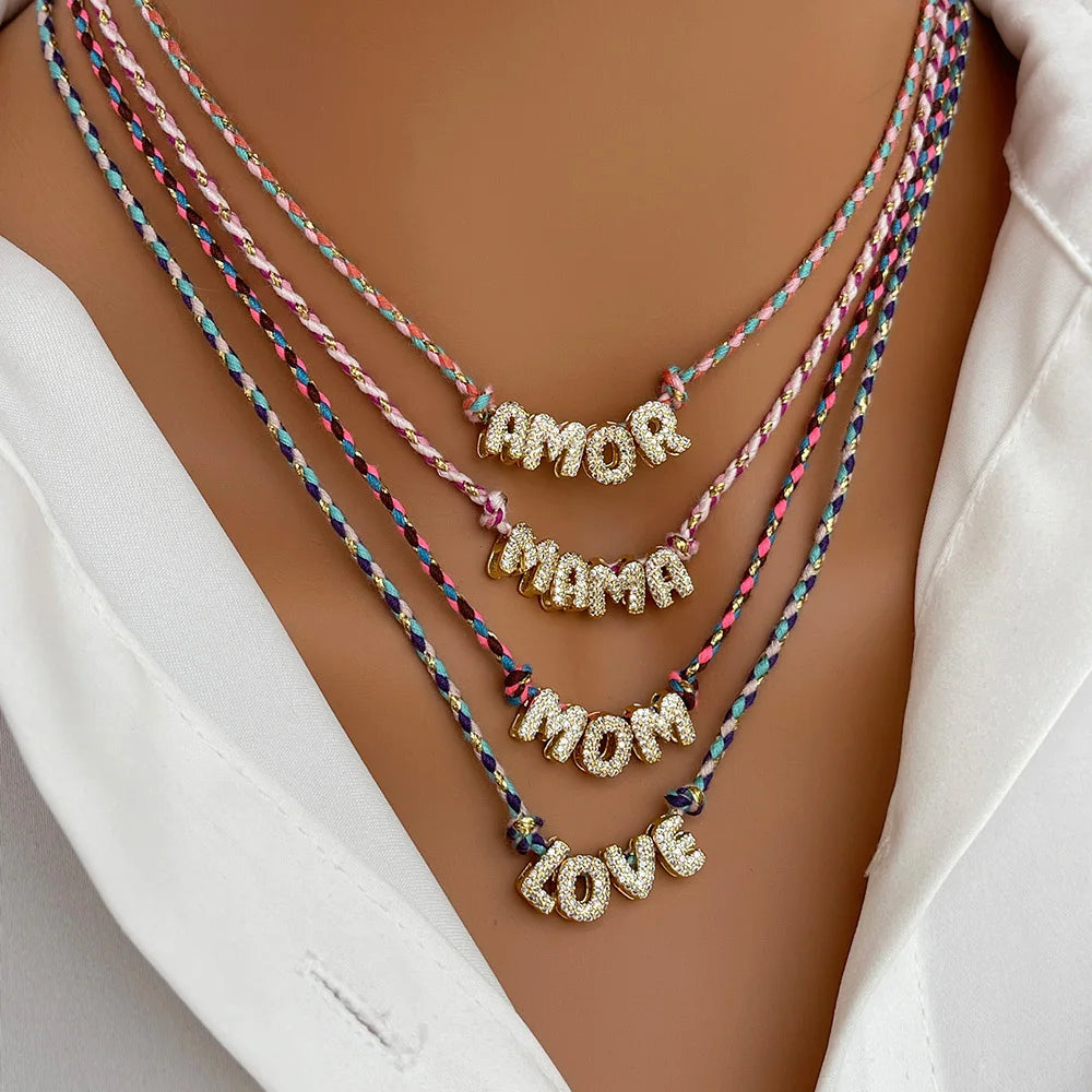 Collier Pendentif Initiale & Lettre – Corde Colorée Ajustable, Cadeau Fête des Mères