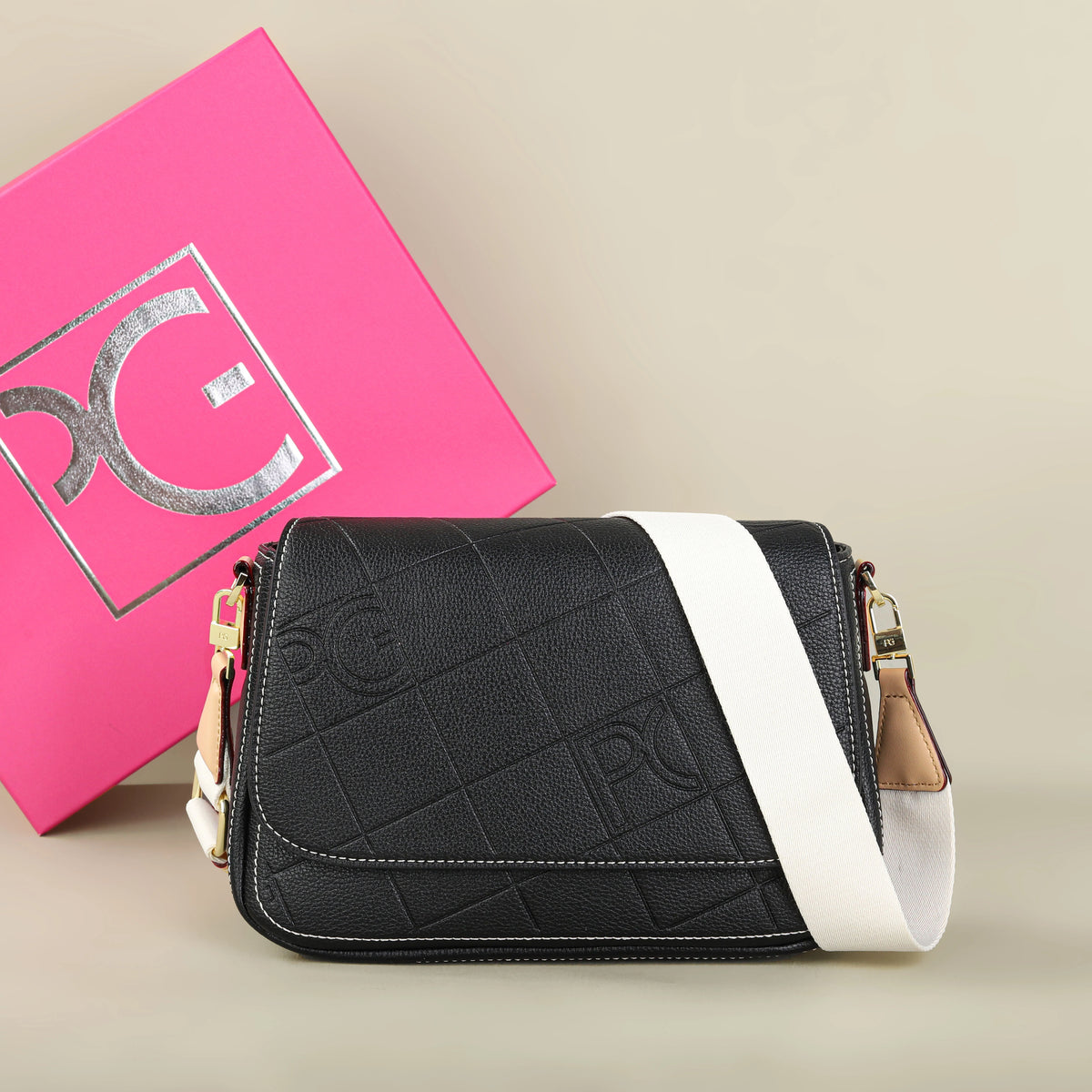 PATSY PG GARIS Classic Retro Women's New Shoulder Bag Leather Material Multi Functional Old School Design Classic Crossbody Bag
