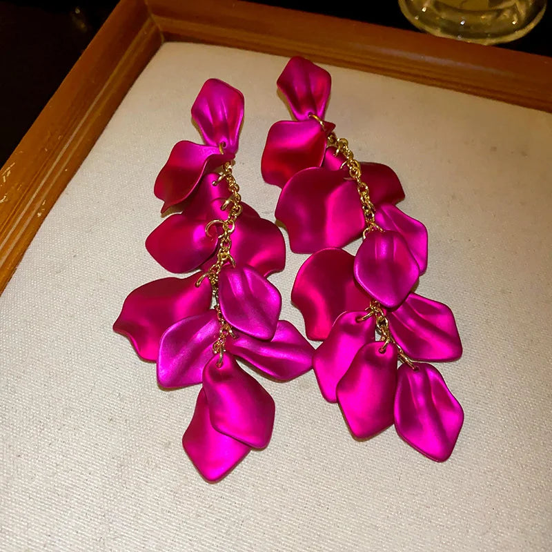 Boucles d'Oreilles Fleurs Multicolores – Pétales & Pompons, Style Tendance