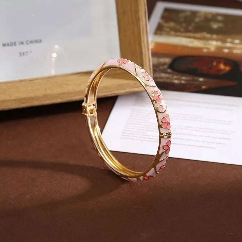 Bracelet Jonc Émail Floral Femme – Ouvert, Style Rétro Doré, Bijou Élégant