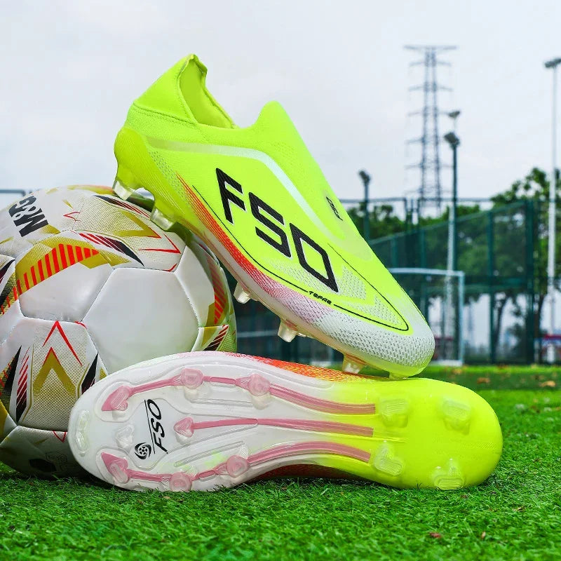 Chaussures de Football Homme – Crampons Professionnels Terrain Gazon & Futsal