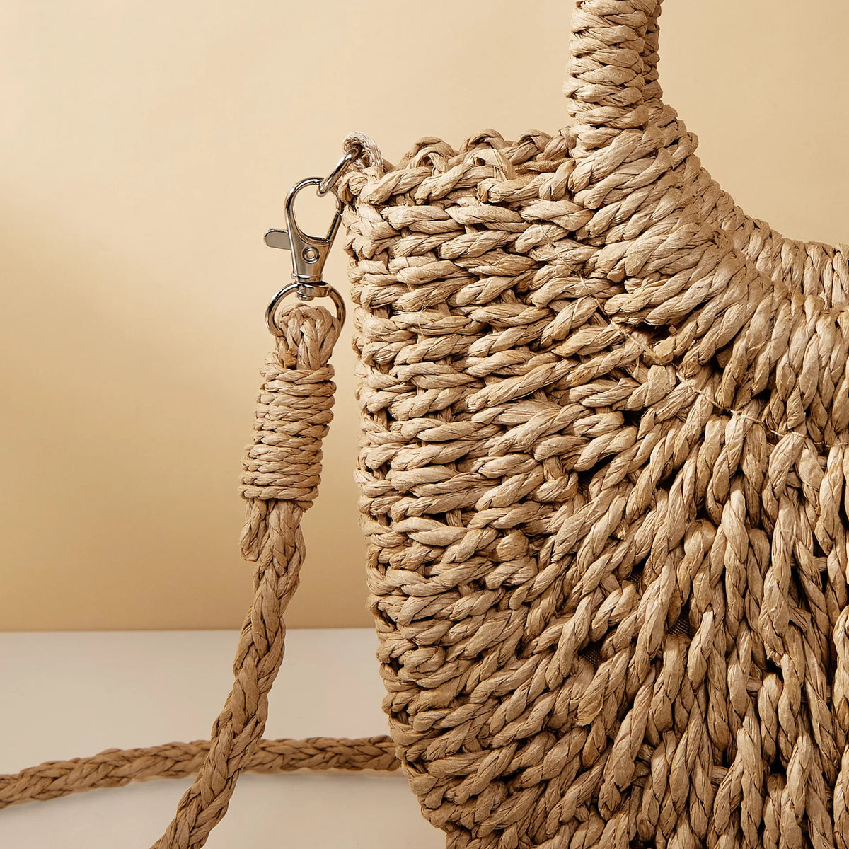 Sac de Plage en Paille Tressée Demi-Lune – Grande Capacité, Bandoulière & Épaule