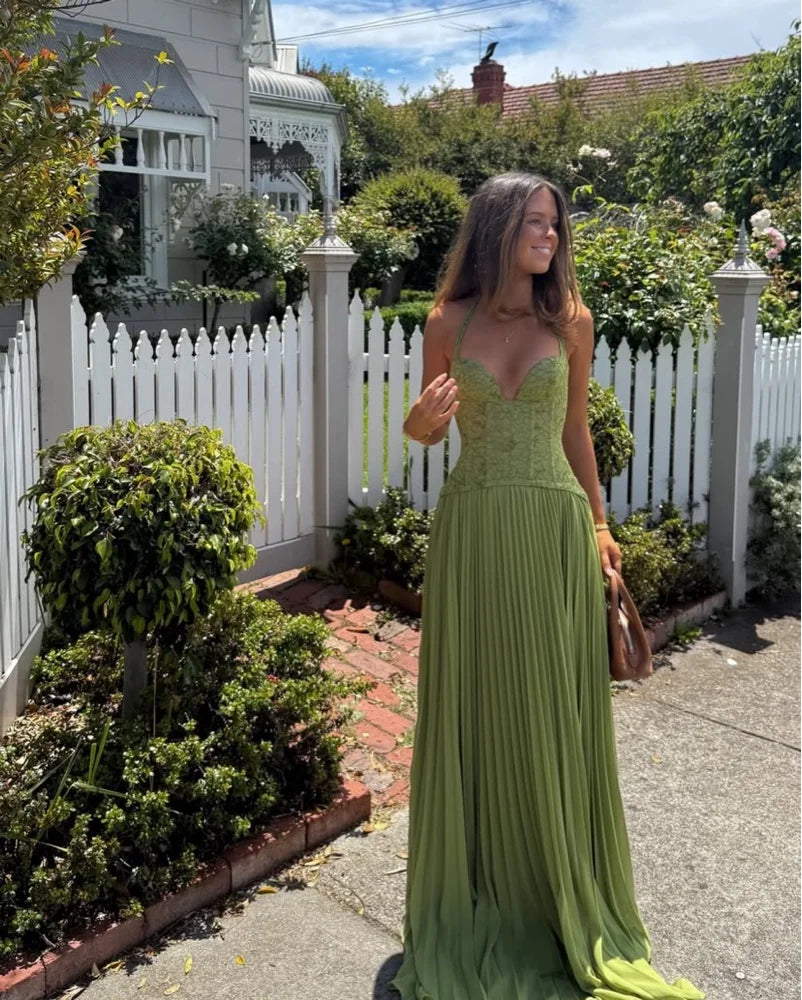 Robe Longue Élégante Femme – Col Halter, Corset & Plissé | Soirée & Mariage Été 2026