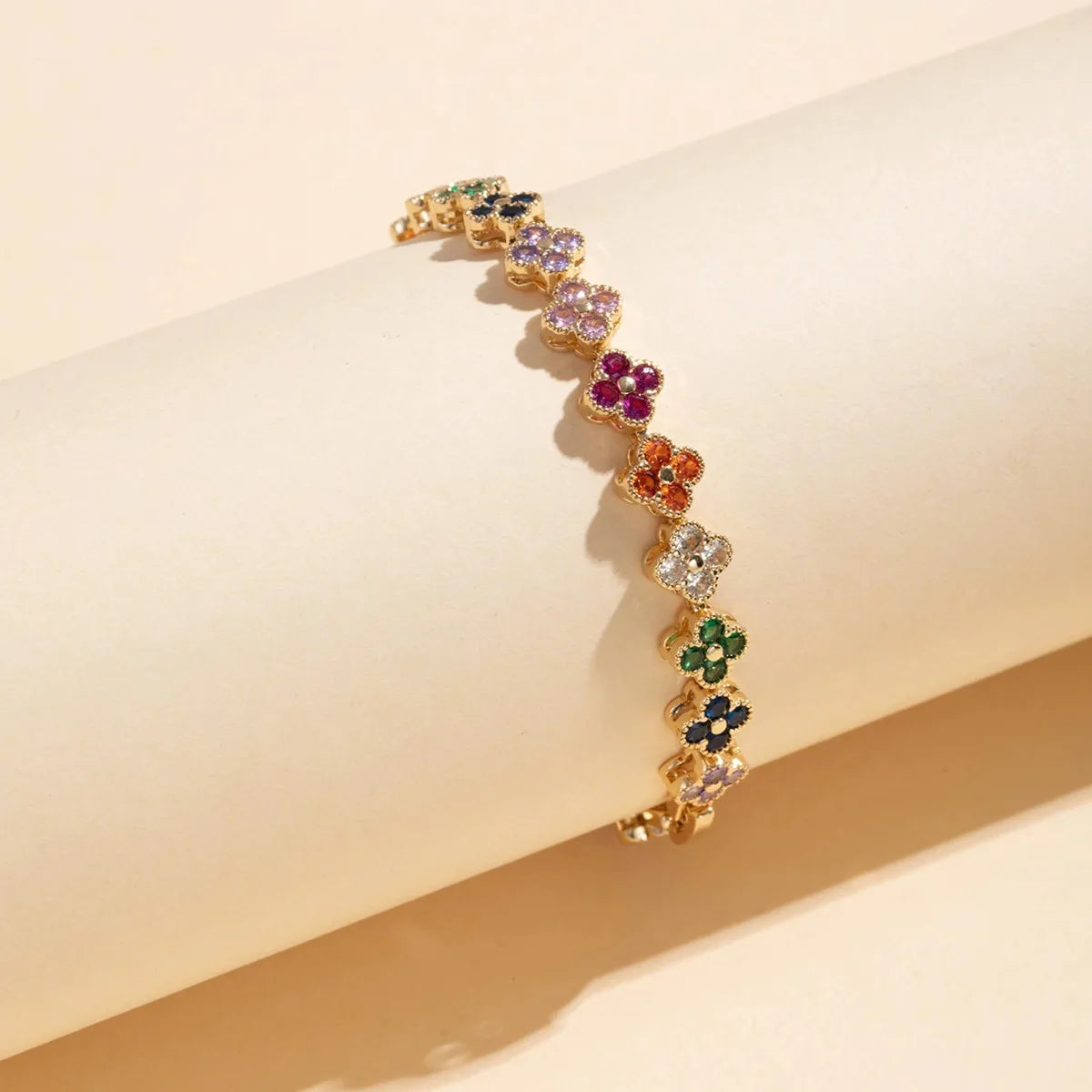 Bracelet Femme Fleur Porte-Bonheur Zircon – Style Chic & Élégant