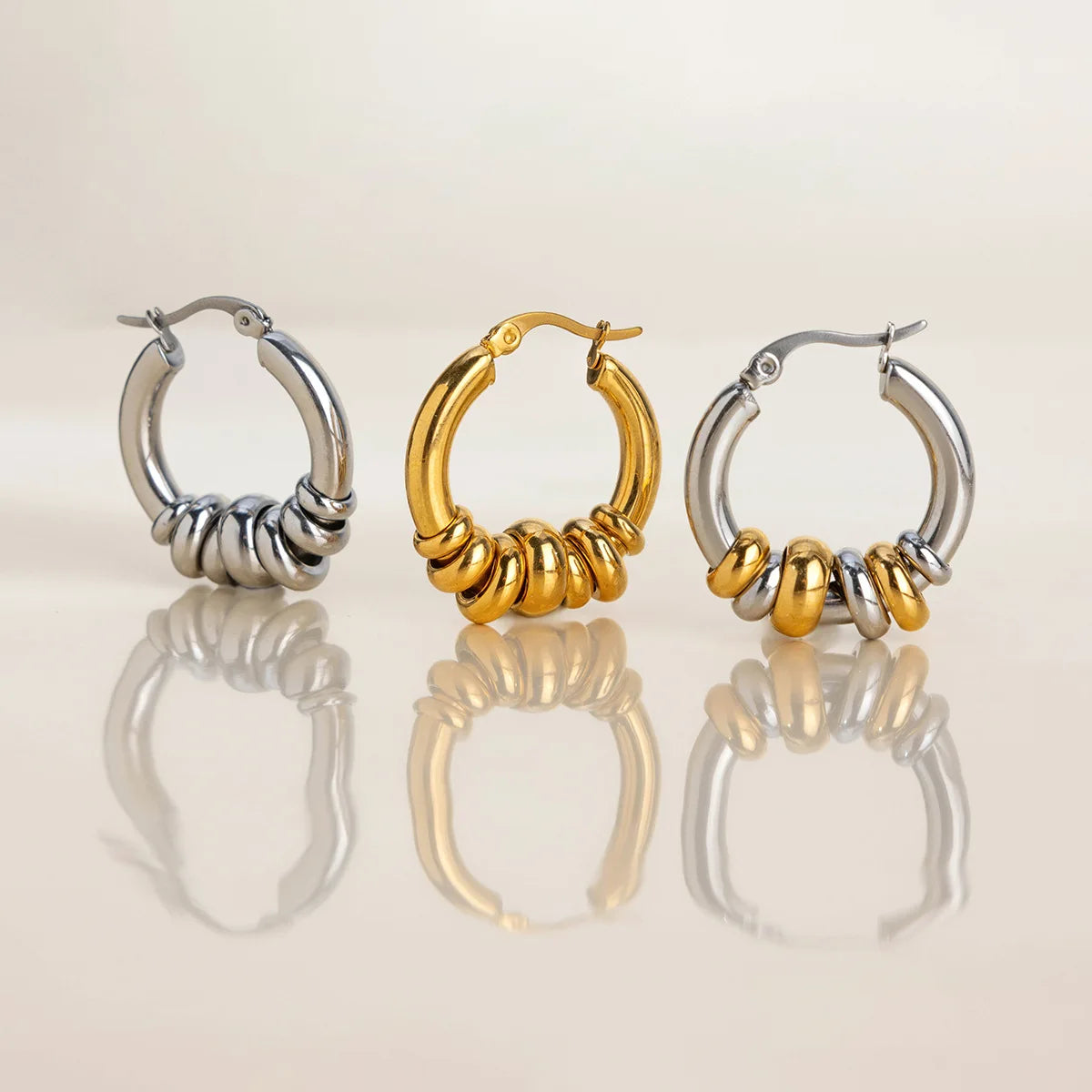 Boucles d'Oreilles Huggie Vintage Cercle – Acier Inoxydable Plaqué Or 18K, Hypoallergéniques, Style Minimaliste