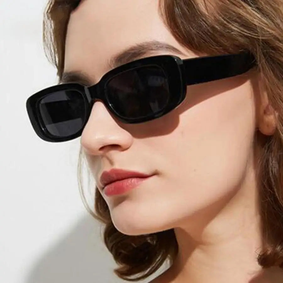 Lot 56 Lunettes de Soleil Rectangle Vintage — Style Designer, Mixte, Toutes Morphologies
