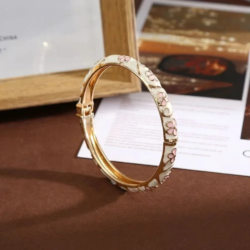 Bracelet Jonc Émail Floral Femme – Ouvert, Style Rétro Doré, Bijou Élégant