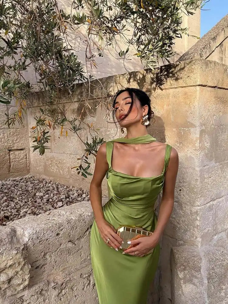 Robe Longue Dos Nu en Satin – Coupe Slim Sirène, Sans Manches, Soirée & Mariage
