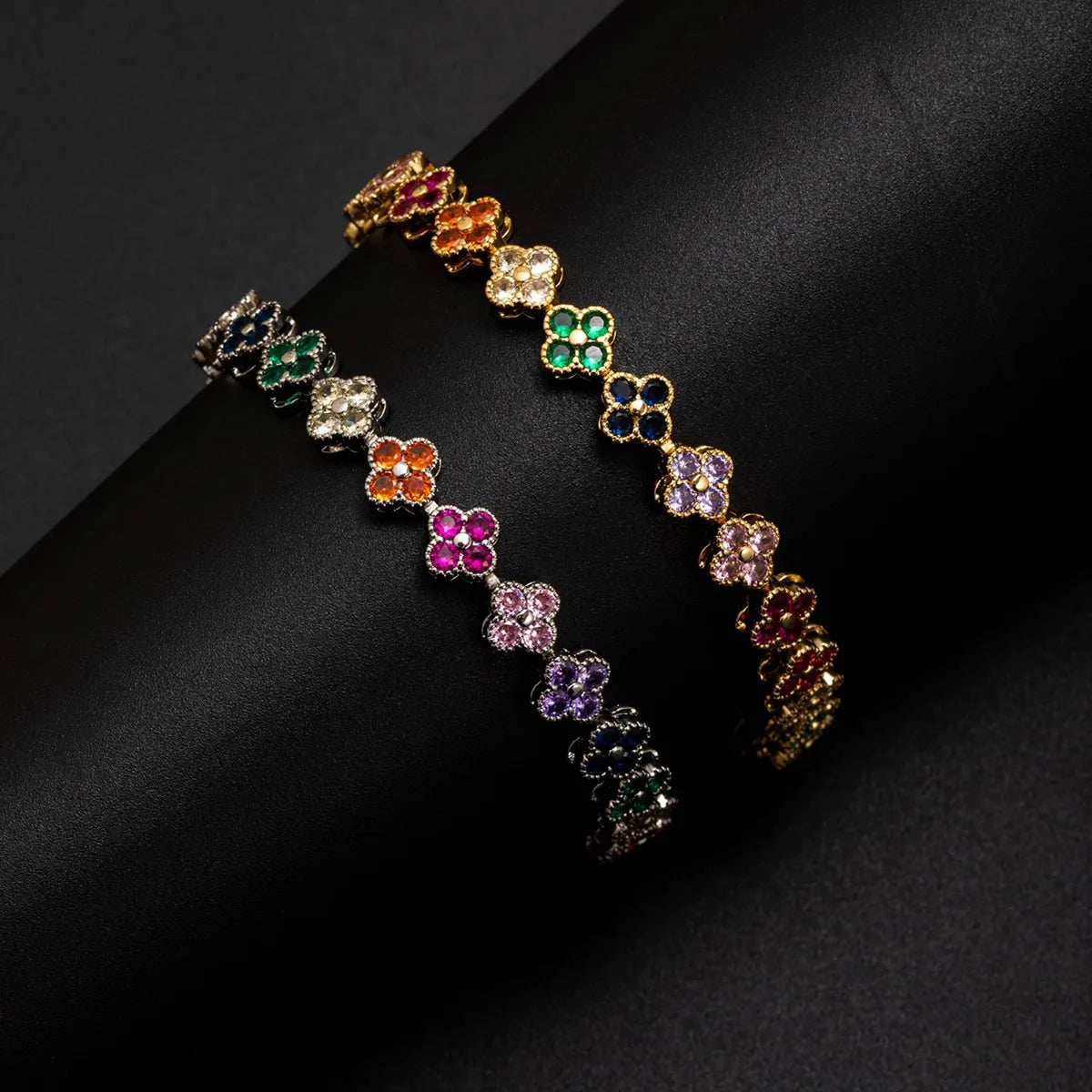 Bracelet Femme Fleur Porte-Bonheur Zircon – Style Chic & Élégant