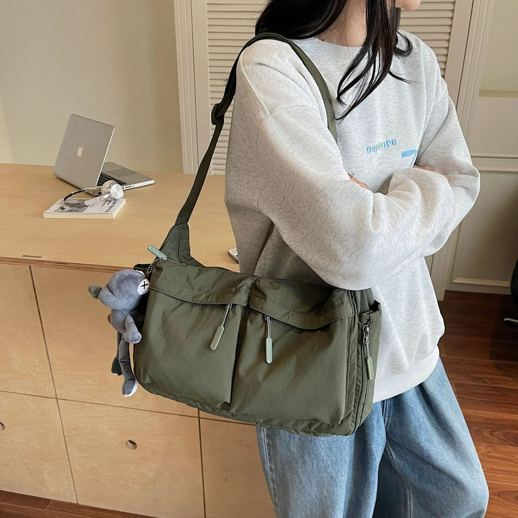 Sac Bandoulière Femme en Toile Style Boston Rétro – Grande Capacité, Pendentif Grenouille Optionnel