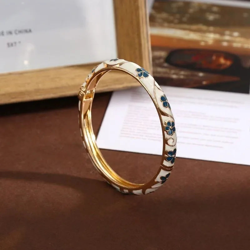 Bracelet Jonc Émail Floral Femme – Ouvert, Style Rétro Doré, Bijou Élégant