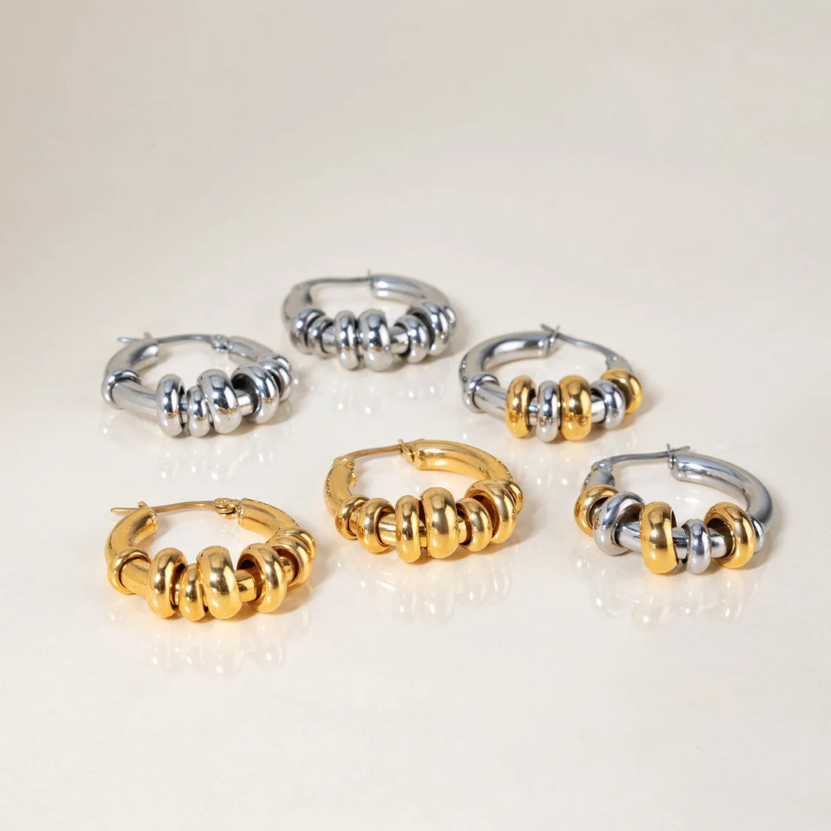 Boucles d'Oreilles Huggie Vintage Cercle – Acier Inoxydable Plaqué Or 18K, Hypoallergéniques, Style Minimaliste