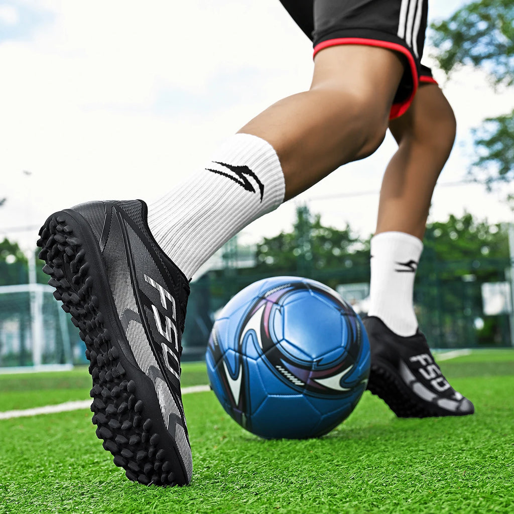 Lightweight men's soccer shoes TF nail broken outdoor sports shoes, wear-resistant and anti slip
