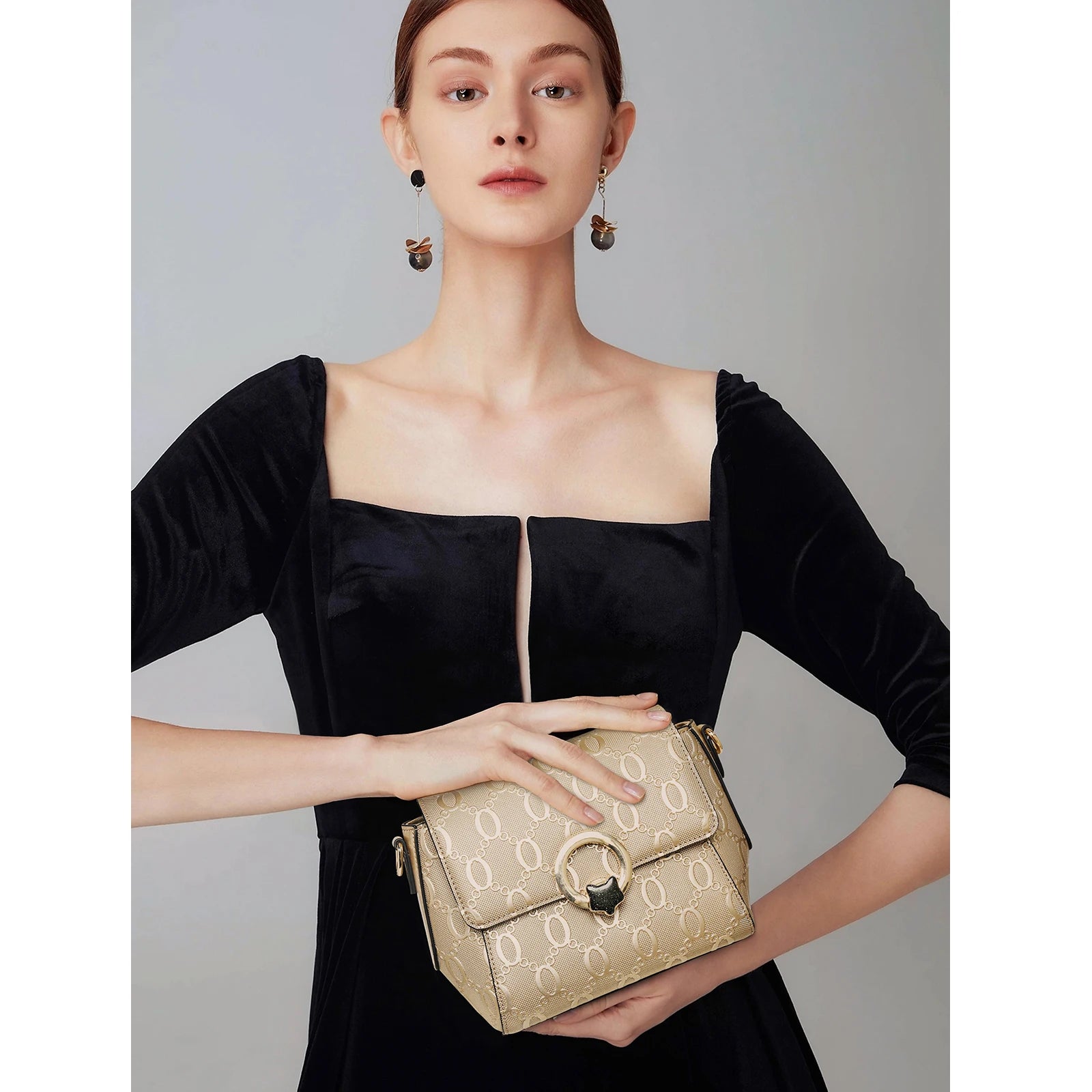 FOXER Luxury Brand Women's Shoulder Bag Cowhide Leather Gold Elegant Female Flap Bag 2026 Fashion Lady Crossbody Bag Purse