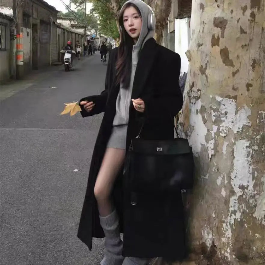 Korean Black Woolen Thickened Coat Women French Hepburn Style Retro Double-Breasted Mid-Length Fashion Temperament Loose Jackets