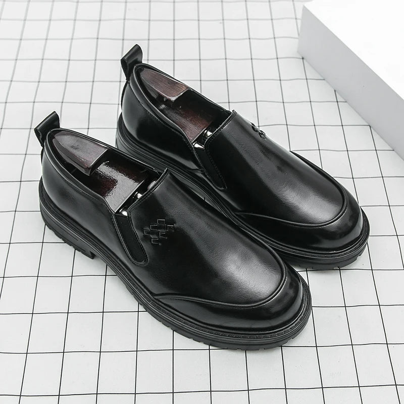 Fashion Casual Leather Shoes For Men High Quality Office Formal Dress Shoes Men Classic Brogues Social Business Loafers Male