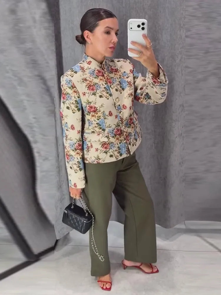 Veste Femme Col Montant à Fleurs – Epaulettes, Boutonnage Simple, Imprimé Vintage, Automne-Hiver 2026
