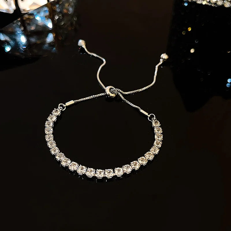 Bracelet Femme Zircon Carré Plaqué Or 18K – Réglable & Strass