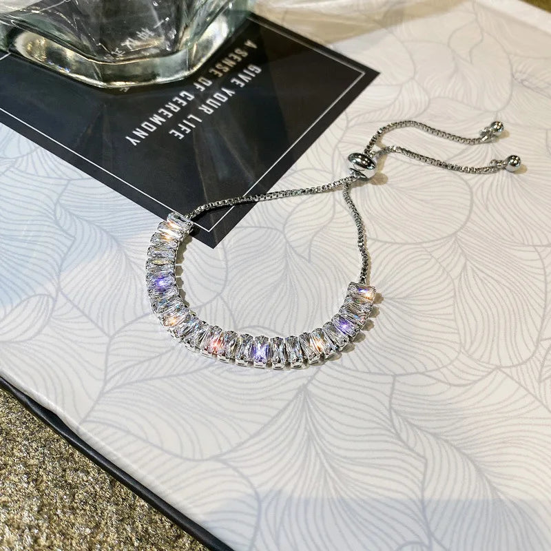 Bracelet Femme Zircon Carré Plaqué Or 18K – Réglable & Strass